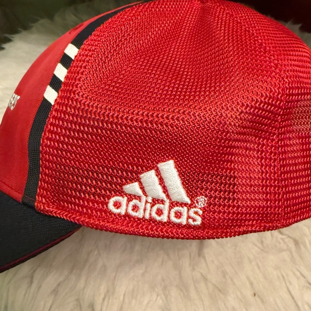 Adidas Bold Red Mesh Cap - Picture 2 of 6